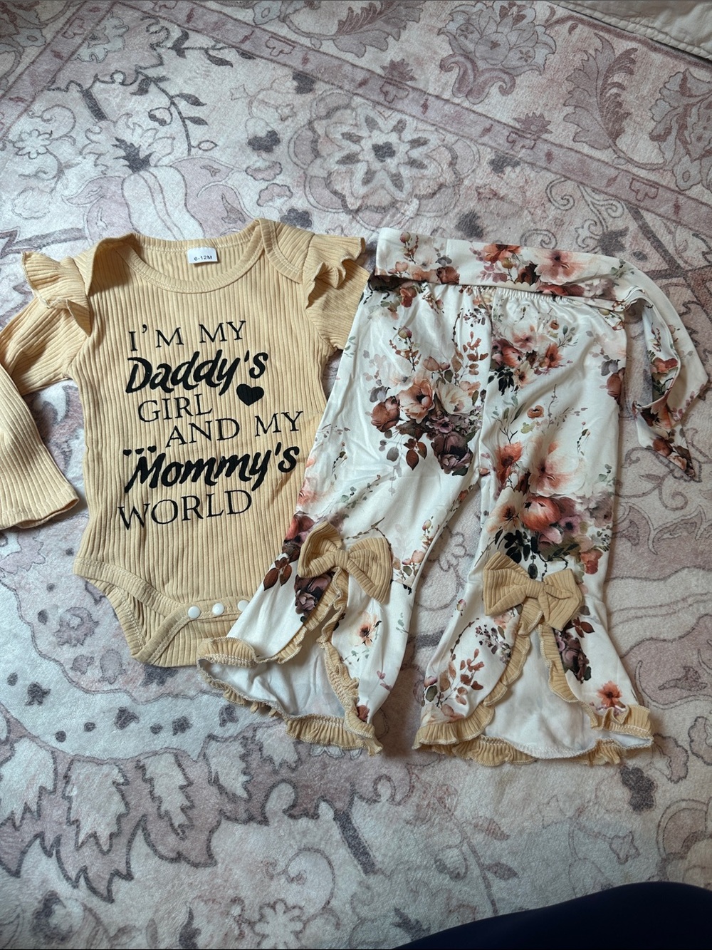 Beige Ribbed Baby Bodysuit & Floral Bow Pants Set